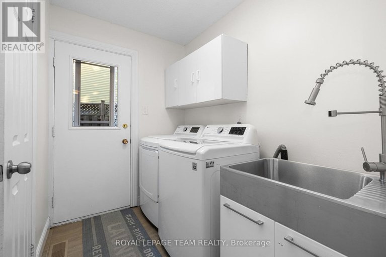 28977785/4397-whittaker-crescent/pineview/ottawa/ontario/K1B4P1_17
