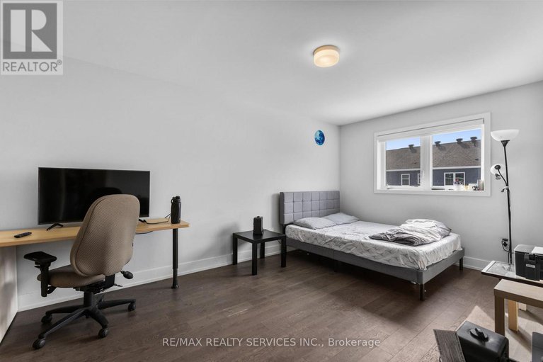 29447721/724-rouncey-road/emerald-meadowstrailwest/ottawa/ontario/K2S1B6_48