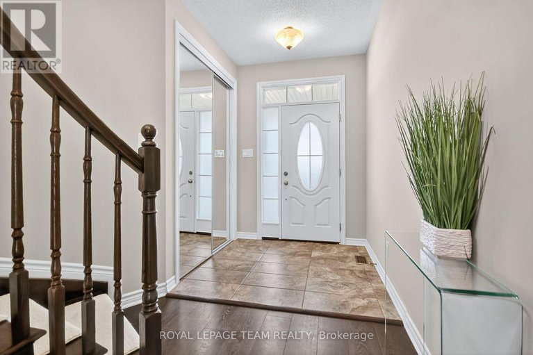 29099076/939-whimbrel-way/half-moon-bay/ottawa/ontario/K2J6C5_4