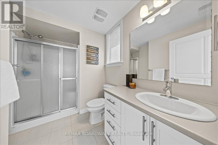 29458538/b-1015-beryl-private/riverside-southgloucester-glen/ottawa/ontario/K1V2M4_24