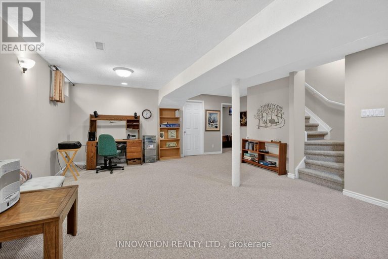 29674454/1698-teakdale-avenue/chapel-hill/ottawa/ontario/K1C6M4_29