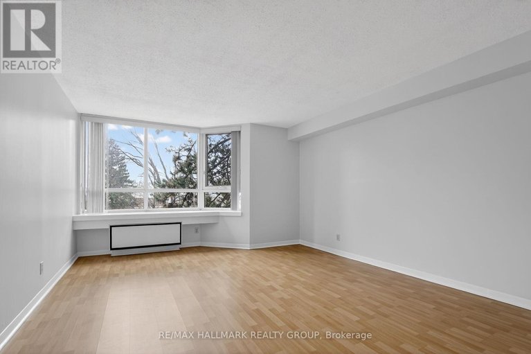 29629891/305-80-sandcastle-drive/leslie-park/ottawa/ontario/K2H9E7_12