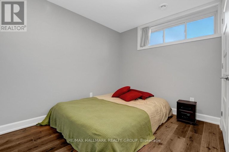 29228847/609-misty-street/village-of-russell/russell/ontario/K4R0G3_36