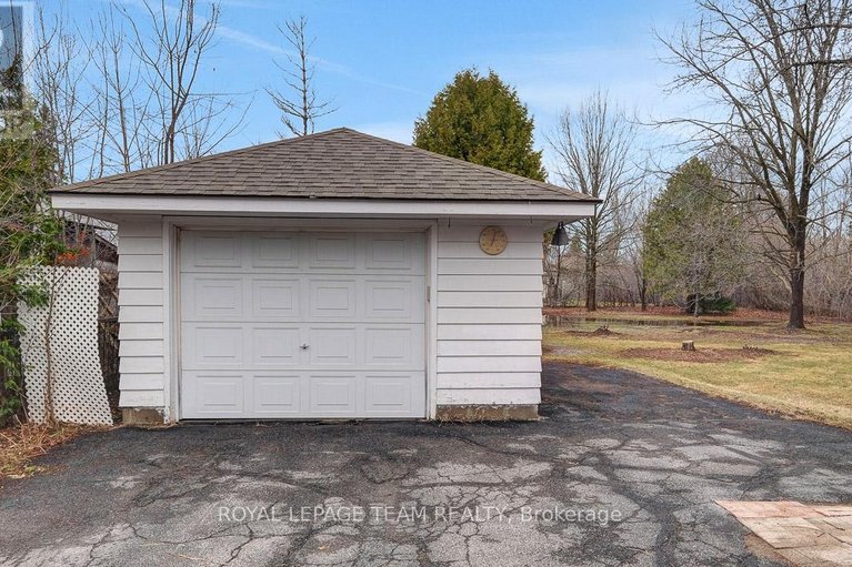 29605517/1107-falaise-road/borden-farmstewart-farmcarleton-heightsparkwood-hills/ottawa/ontario/K2E6R1_25