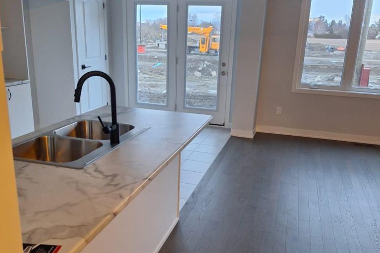 28769216/738-quilter-row/goulbourn-twp-from-franktown-rdsouth-to-rideau/ottawa/ontario/K0A2Z0_4