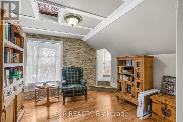 28327080/8-john-street/lorignal/champlain/ontario/K0B1K0_32