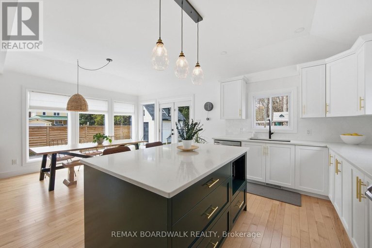 29643946/62-craig-street/village-of-russell/russell/ontario/K4R1A2_18