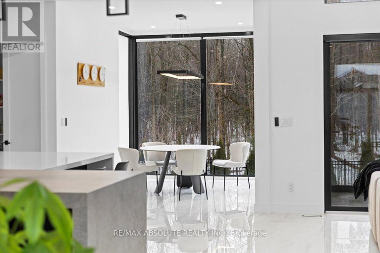 28104159/553-shoreway-drive/greely/ottawa/ontario/K4P0G3_29
