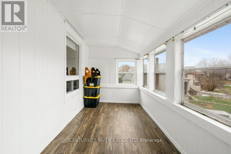 29482803/24-brouse-drive/iroquois/south-dundas/ontario/K0E1K0_32