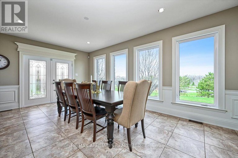 28568193/1530-creagan-court/cumberland-estates/ottawa/ontario/K4C0A5_24