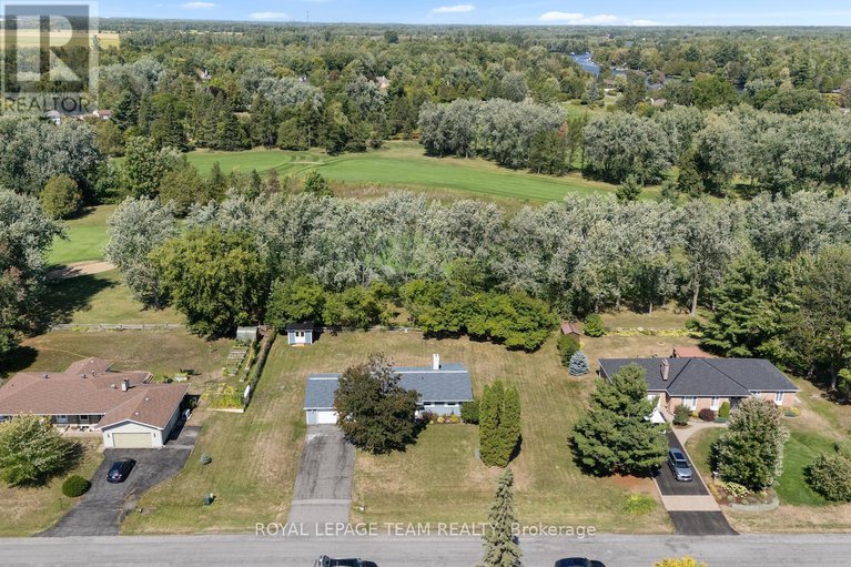 28822085/1245-fairway-drive/manotick-south-to-roger-stevens/ottawa/ontario/K4M1B3_35