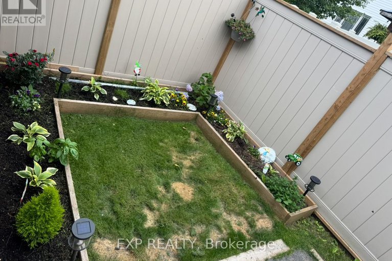 29428180/589-pepperville-crescent/emerald-meadowstrailwest/ottawa/ontario/K2M0E7_43