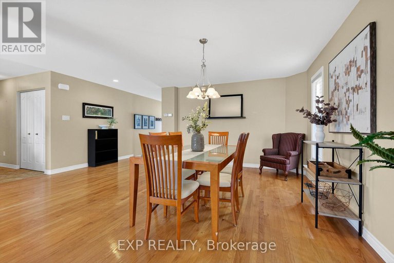 29405712/32-olde-towne-avenue/village-of-russell/russell/ontario/K4R0A5_14