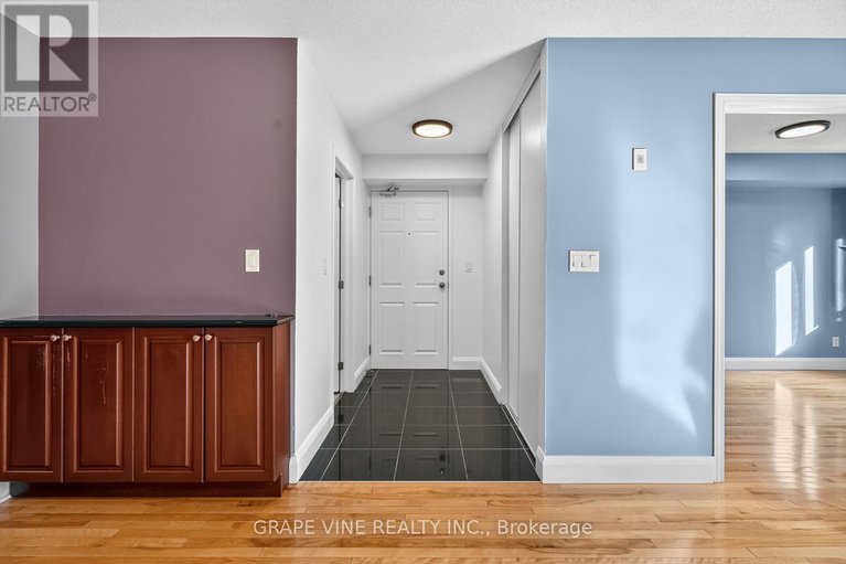 29082049/301u-1921-st-joseph-boulevard/convent-glen-south/ottawa/ontario/K1C0A3_9