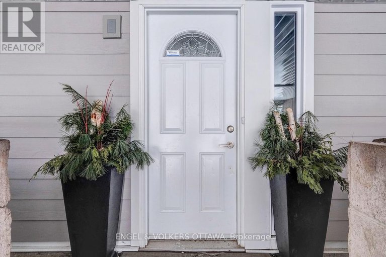 29301738/116-3445-uplands-drive/hunt-club/ottawa/ontario/K1V9N5_1