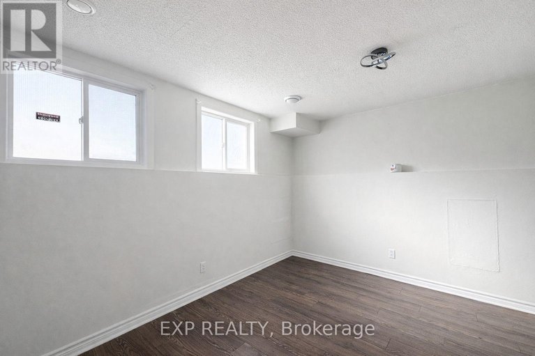 29445569/11c-sonnet-crescent/westcliffe-estates/ottawa/ontario/K2H8W8_34