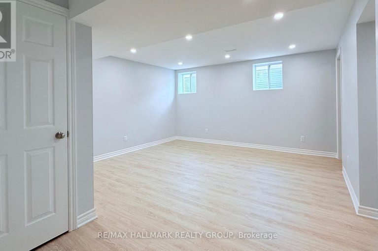 28828878/402-edgevalley-court/stittsville-north/ottawa/ontario/K2S2R3_25