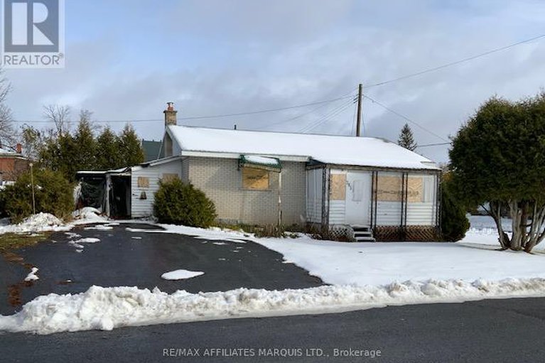 29151276/265-dominion-street-n/alexandria/north-glengarry/ontario/K0C1A0_1