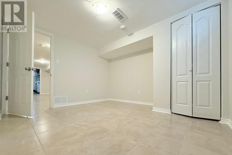 28823278/2372-riley-avenue/queensway-terrace-southridgeview/ottawa/ontario/K2C1J9_3