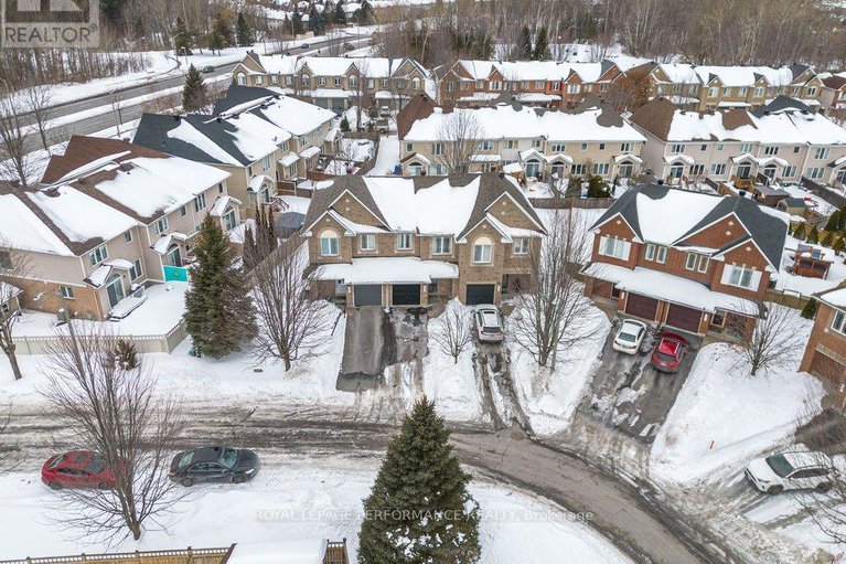 29402071/303-bryarton-street/chapel-hill/ottawa/ontario/K1C7R5_34