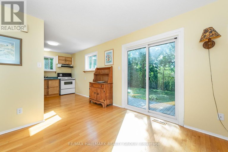 28847382/1414-eastcliffe-way/pineview/ottawa/ontario/K1B5H6_16