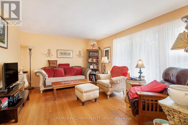 28476380/1036-gill-avenue/elmvale-acresurbandale/ottawa/ontario/K1G2R3_4