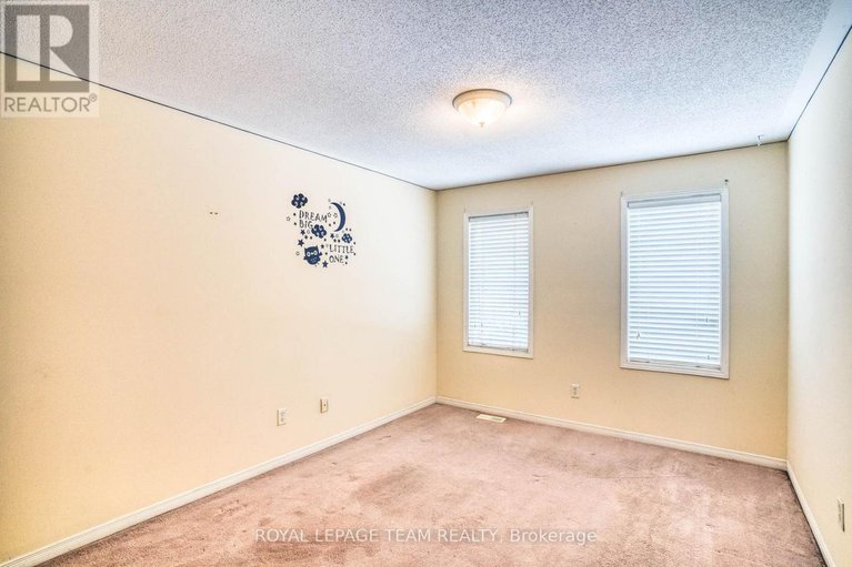 29282825/7-chantilly-gate/stittsville-north/ottawa/ontario/K2S2B2_16