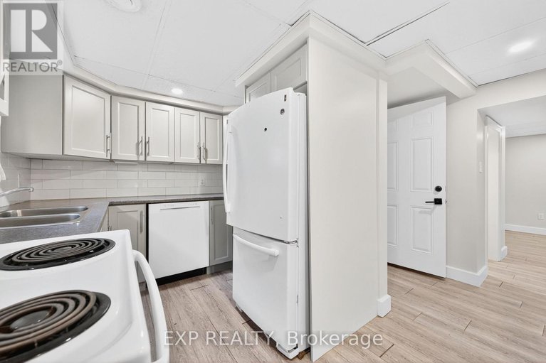 29121973/1103-frances-street/overbrookcastle-heights/ottawa/ontario/K1K3L6_31