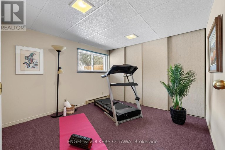 29579181/2125-valley-drive/elmvale-acresurbandale/ottawa/ontario/K1G2P6_30