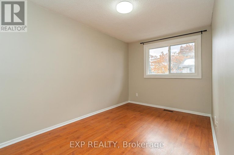 29105689/a-3915-old-richmond-road/arbeatha-park/ottawa/ontario/K2H8T9_17