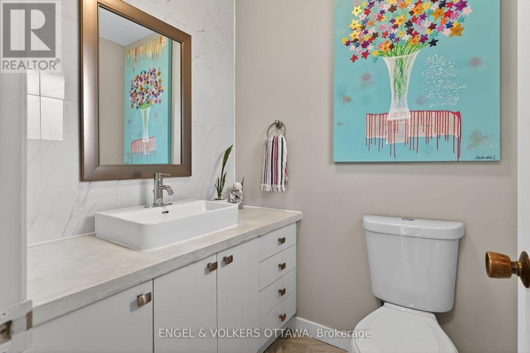 29642090/1358-viking-drive/south-keys/ottawa/ontario/K1V7J7_12