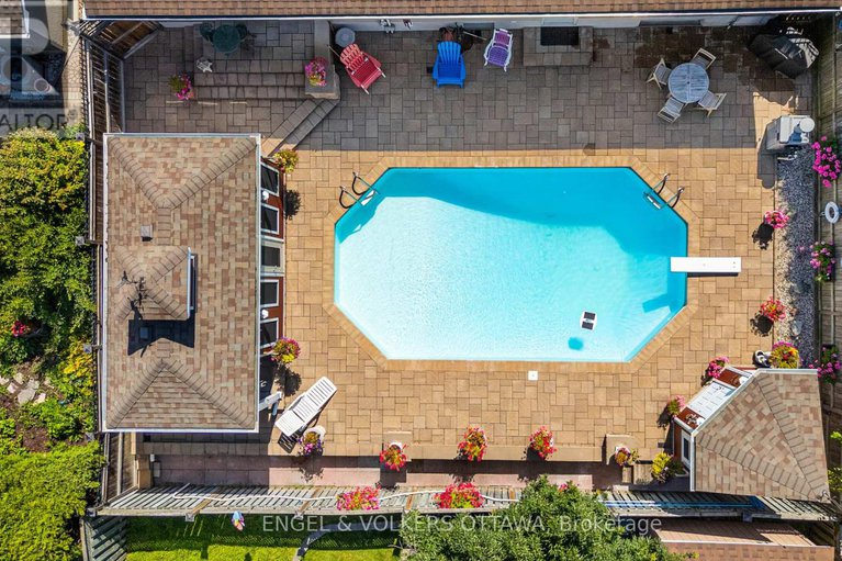 28957862/16-benson-street/borden-farmstewart-farmcarleton-heightsparkwood-hills/ottawa/ontario/K2E5J5_48