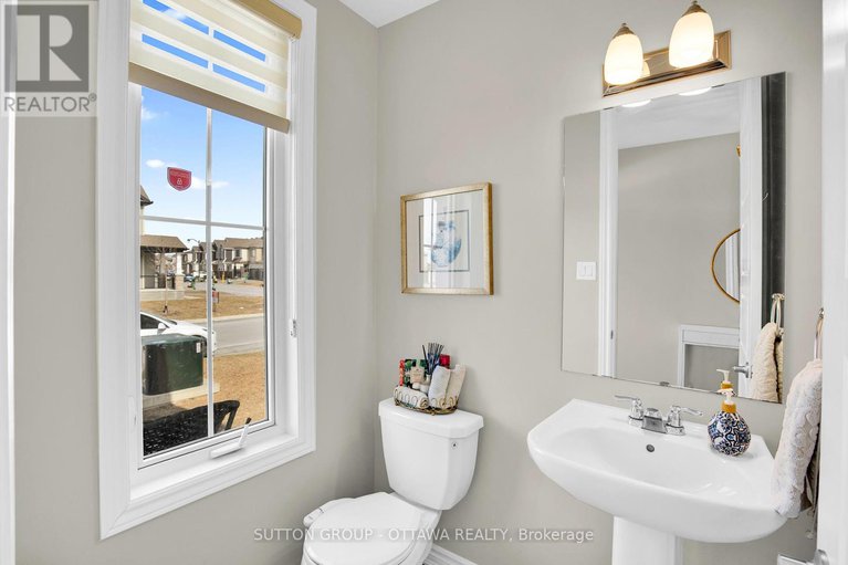 28439585/490-alcor-terrace/half-moon-bay/ottawa/ontario/K2J6S9_24