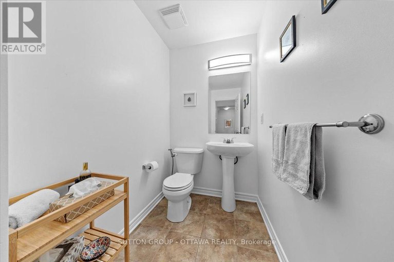 28527540/a-310-everest-private/elmvale-acres/ottawa/ontario/K1G4E3_11