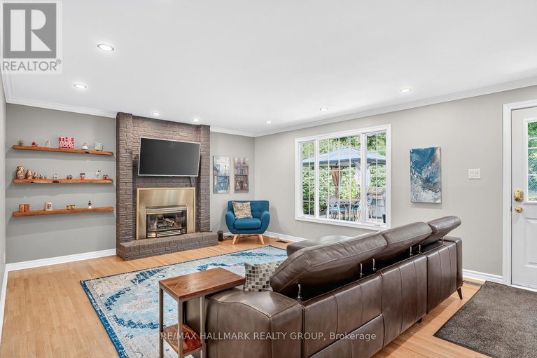 28761916/30-oakhurst-crescent/blackburn-hamlet/ottawa/ontario/K1B4A6_23