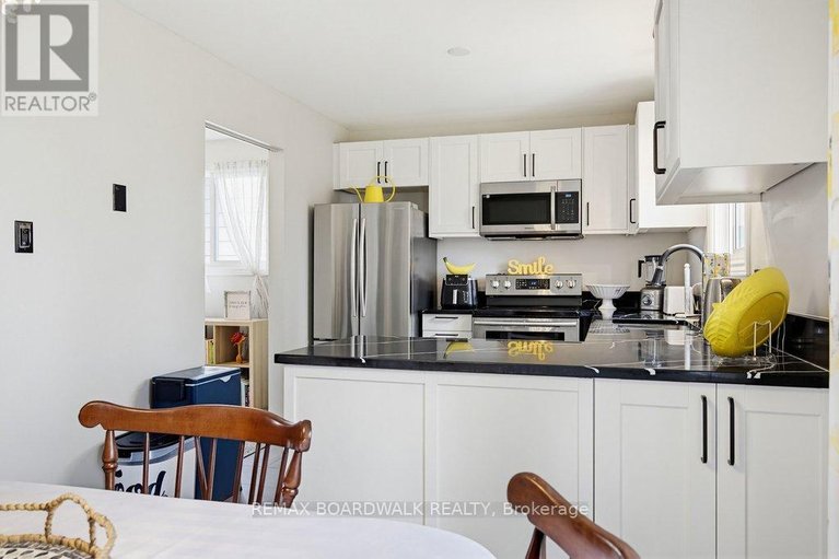 29646325/1703-fieldstone-crescent/convent-glen-south/ottawa/ontario/K1C1R6_11