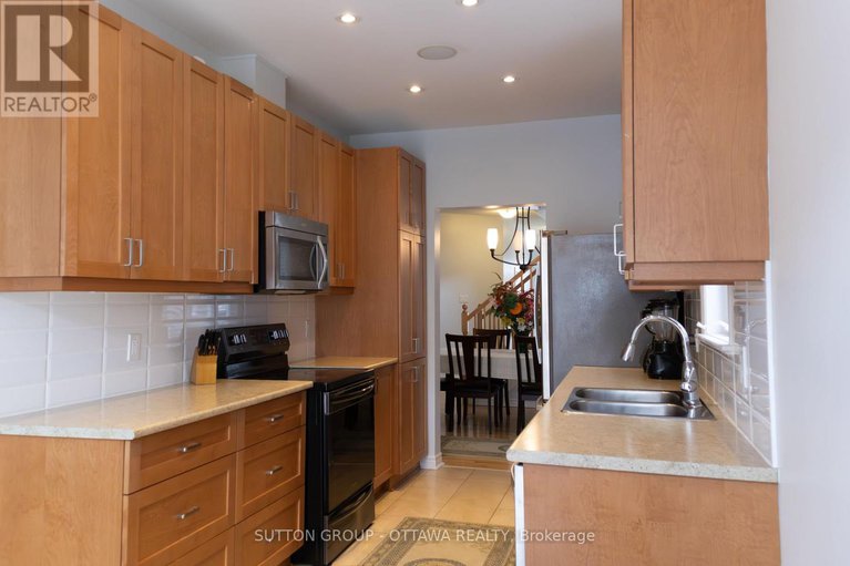 28230051/654-moorpark-avenue/emerald-meadowstrailwest/ottawa/ontario/K2M0H8_12
