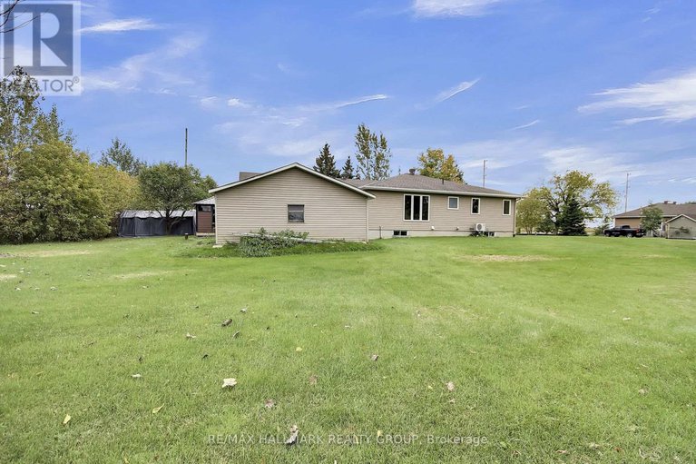 28411379/8441-mitch-owens-drive/carlsbad-springs/ottawa/ontario/K0A1V0_24