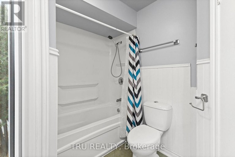 29068973/37-24-compata-way/blackburn-hamlet-south/ottawa/ontario/K1B4W9_28