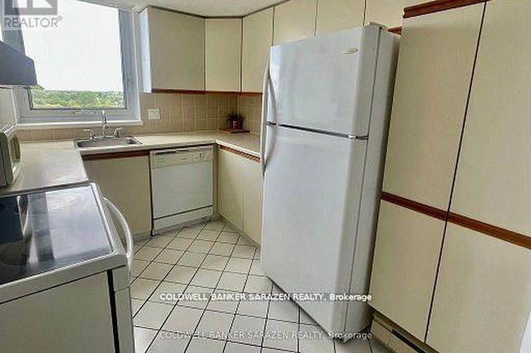 29653956/1215-80-sandcastle-drive/leslie-park/ottawa/ontario/K2H9E7_7