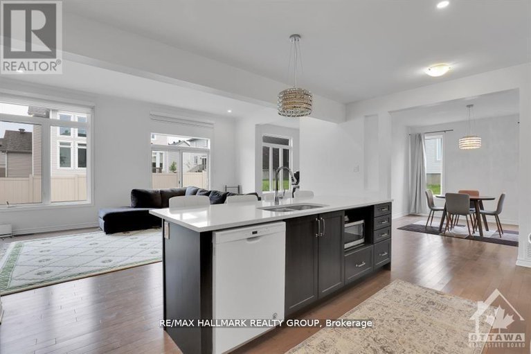 28433089/4527-kelly-farm-drive/blossom-parkkemp-parkfindlay-creek/ottawa/ontario/K1X0E7_5