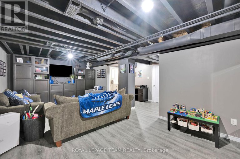 28591653/36-cento-way/stittsville-north/ottawa/ontario/K2S0W4_36