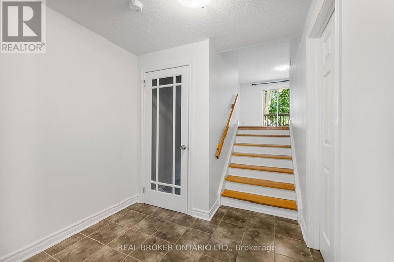 28816941/33-83-glen-park-drive/blackburn-hamlet-south/ottawa/ontario/K1B3Z1_6