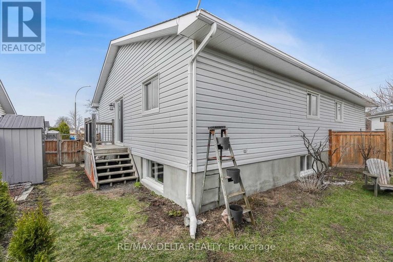29661840/813-cote-street/town-of-rockland/clarence-rockland/ontario/K4K1J9_29