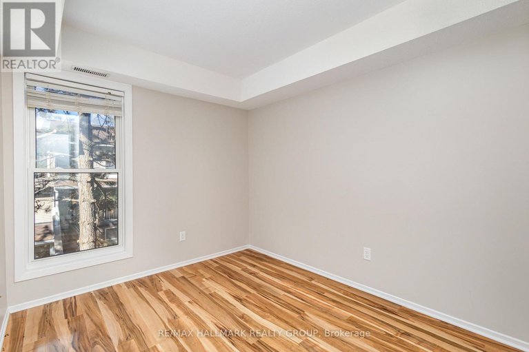 28992413/c-205-woodfield-drive/tanglewood/ottawa/ontario/K2G4P2_14