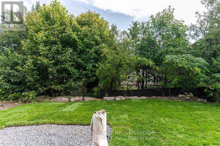 28322448/2241-page-road/chapel-hill/ottawa/ontario/K1C7K5_34