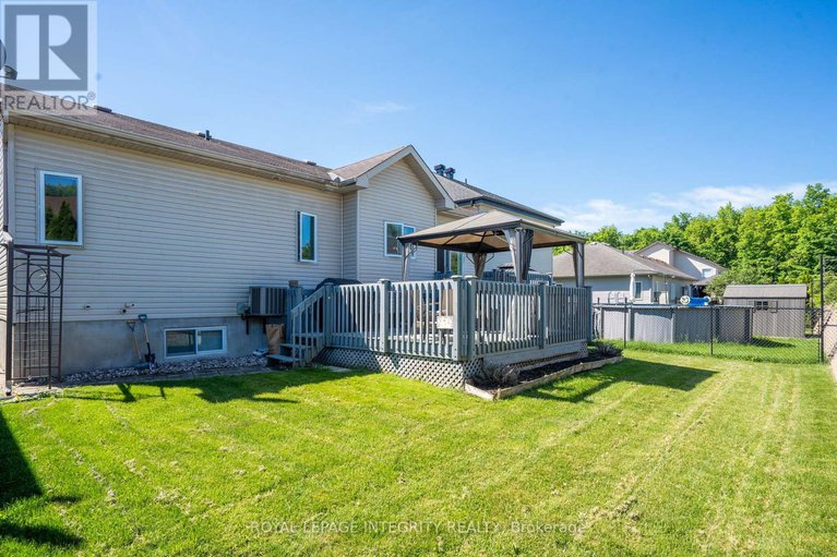 28550243/120-jasper-crescent/town-of-rockland/clarence-rockland/ontario/K4K0A4_35