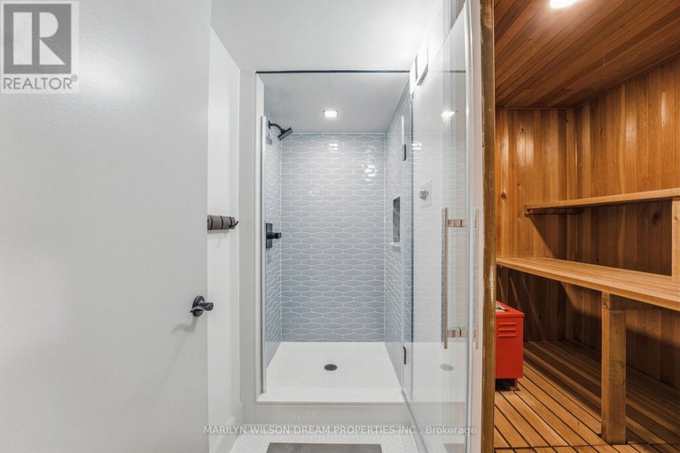 29579532/33-commanche-drive/city-viewskylinefisher-heightsparkwood-hills/ottawa/ontario/K2E6E8_36