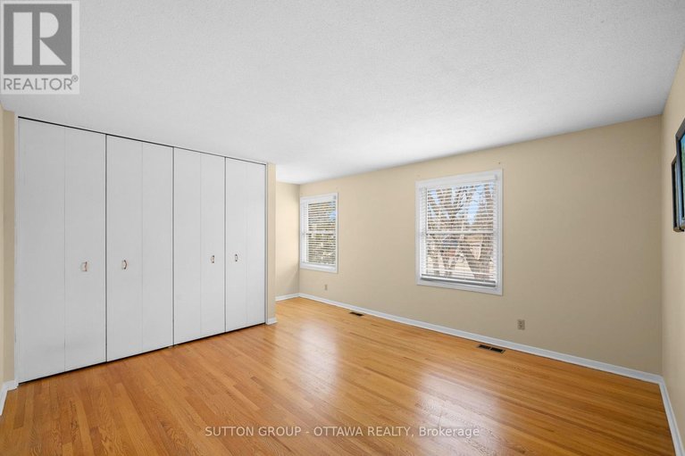 29556235/2391-ogilvie-road/beacon-hill-north/ottawa/ontario/K1J7N4_28