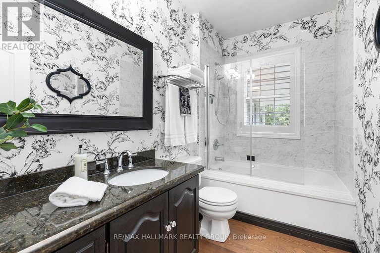 28377545/1-rideau-glen-drive/rideau-heightsashdalerideau-glen/ottawa/ontario/K2C3H1_28